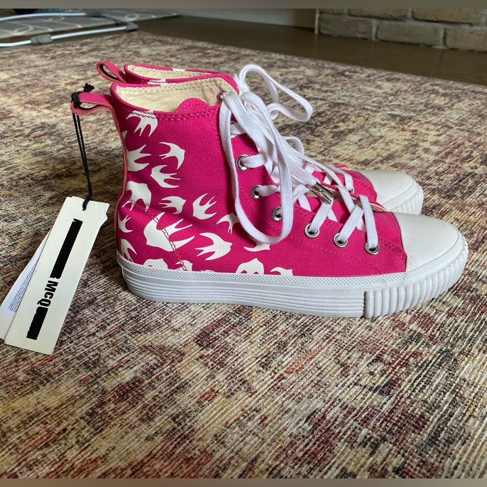 NWT Alexander McQueen High Top Sneakers